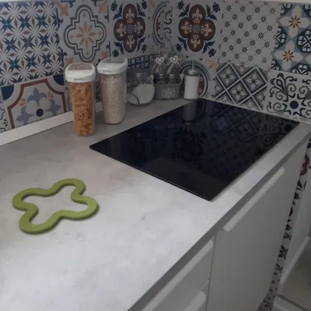 Eden House * בארי